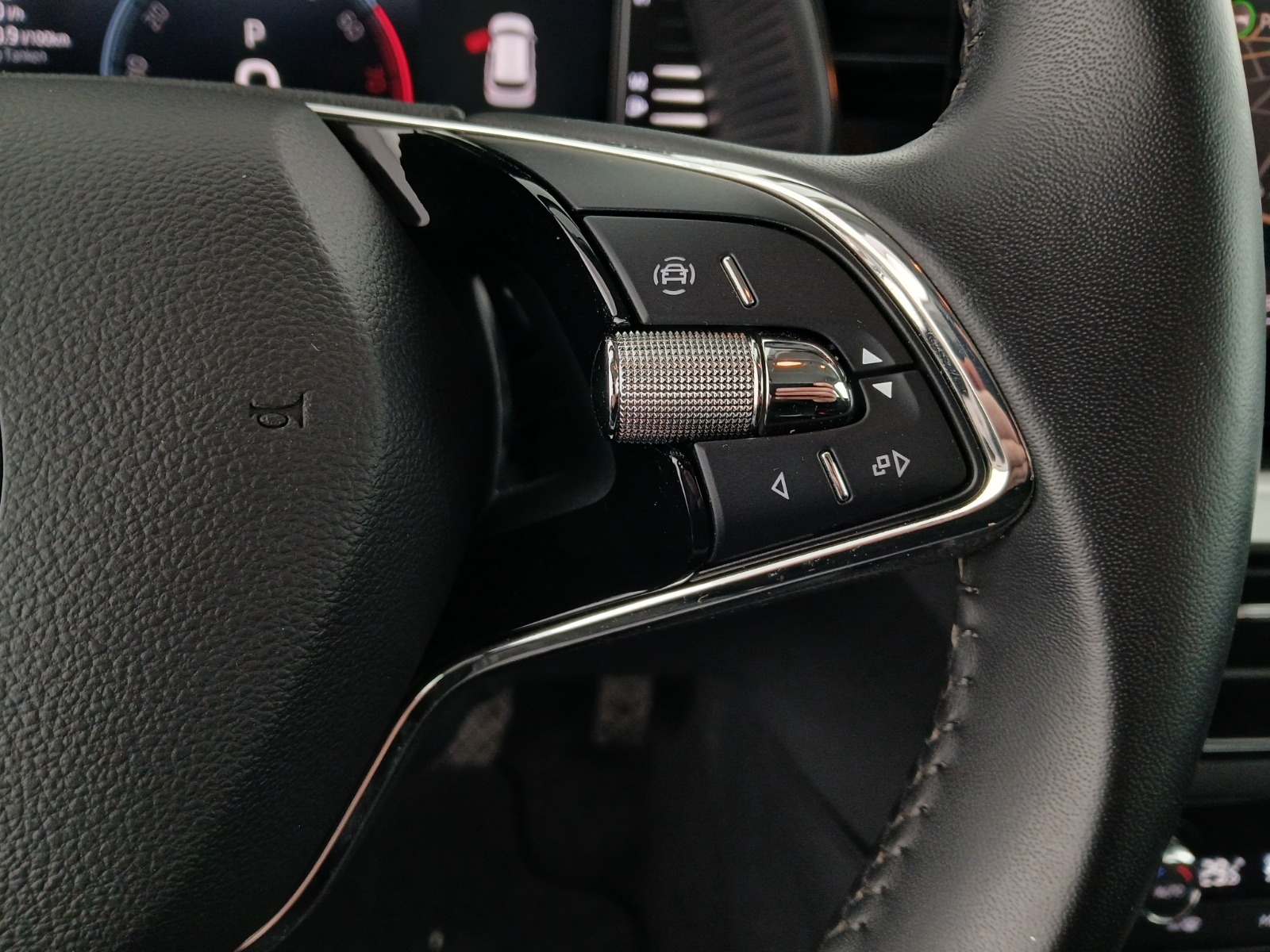 Skoda Kamiq 1.0 TSI Ambition | Thumbnail 17 von 28