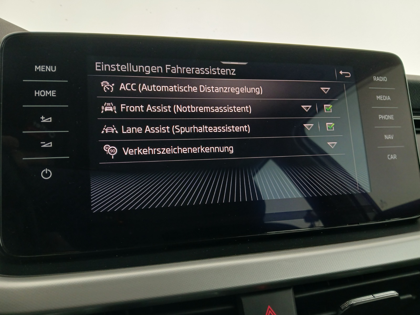 Skoda Kamiq 1.0 TSI Ambition | Thumbnail 22 von 28