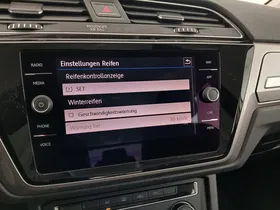 VW Touran 2.0 TDI BMT | Thumbnail 23 von 28