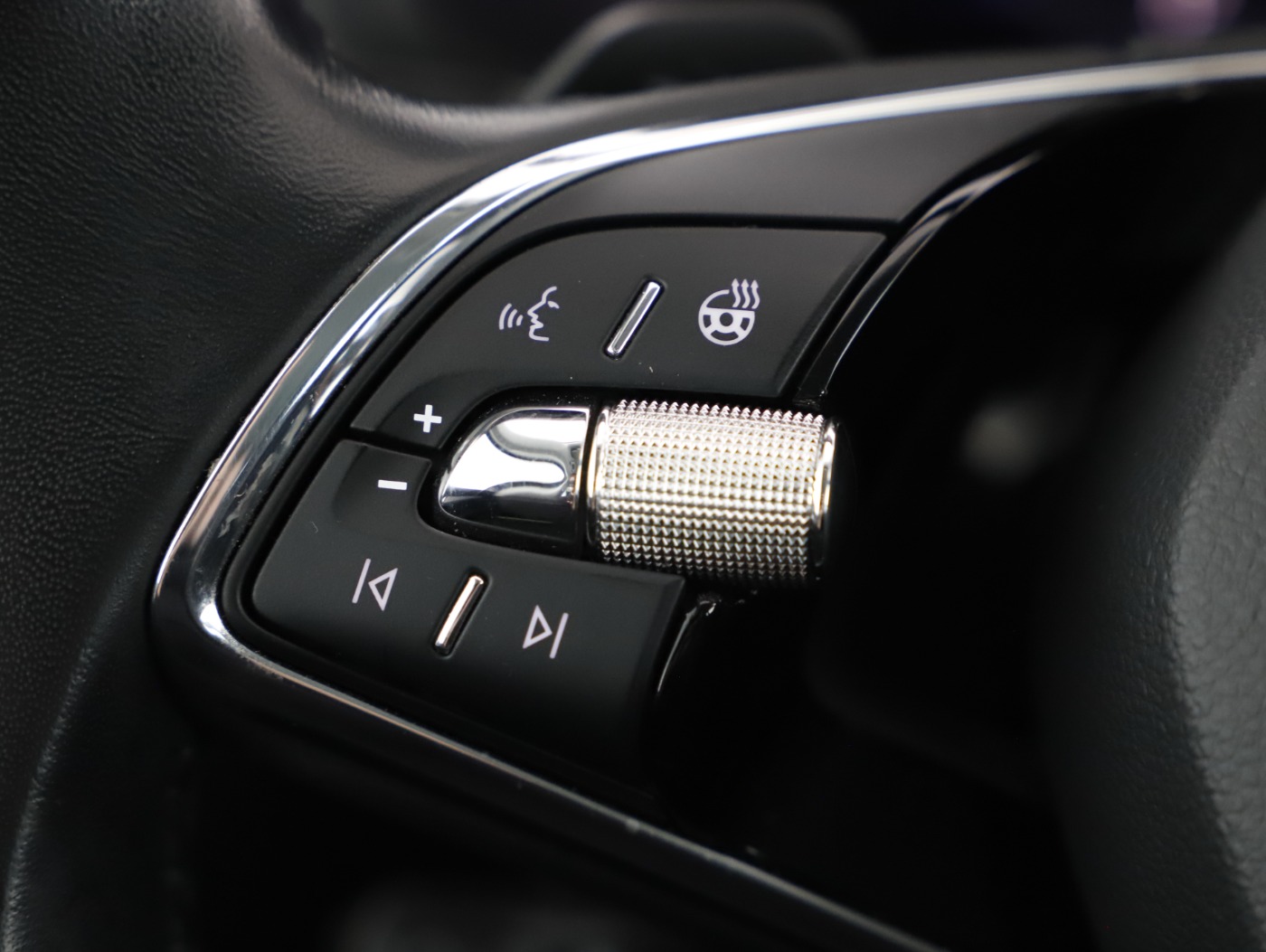 Skoda Karoq 2.0 TDI Ambition | Bild 15 von 29