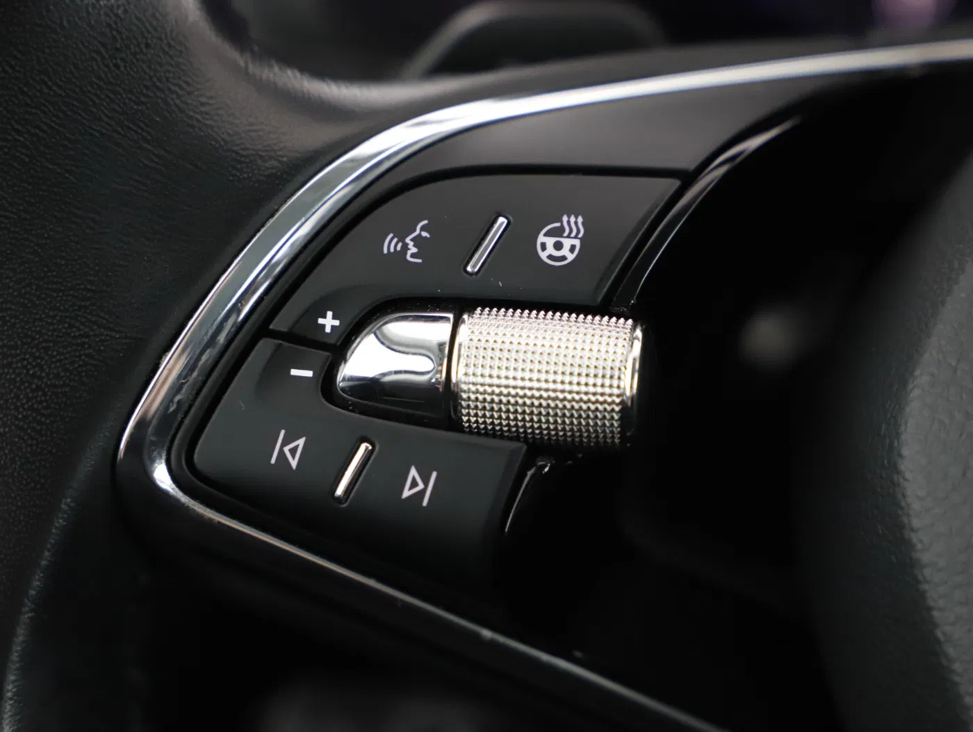 Skoda Karoq 2.0 TDI Ambition | Bild 15 von 29