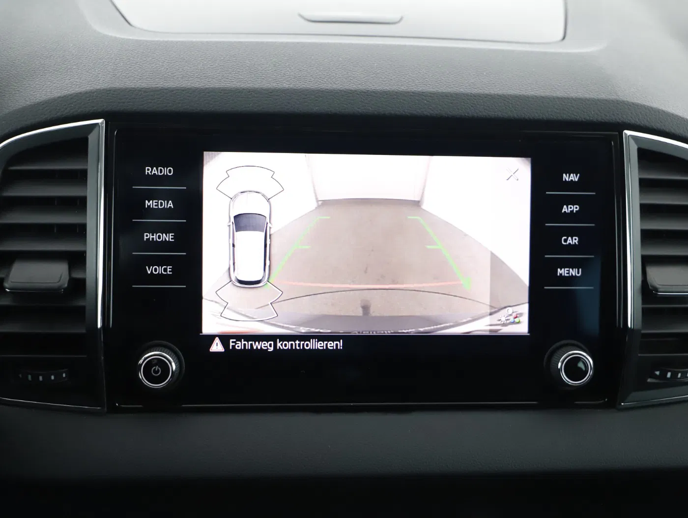 Skoda Karoq 2.0 TDI Ambition | Bild 20 von 29