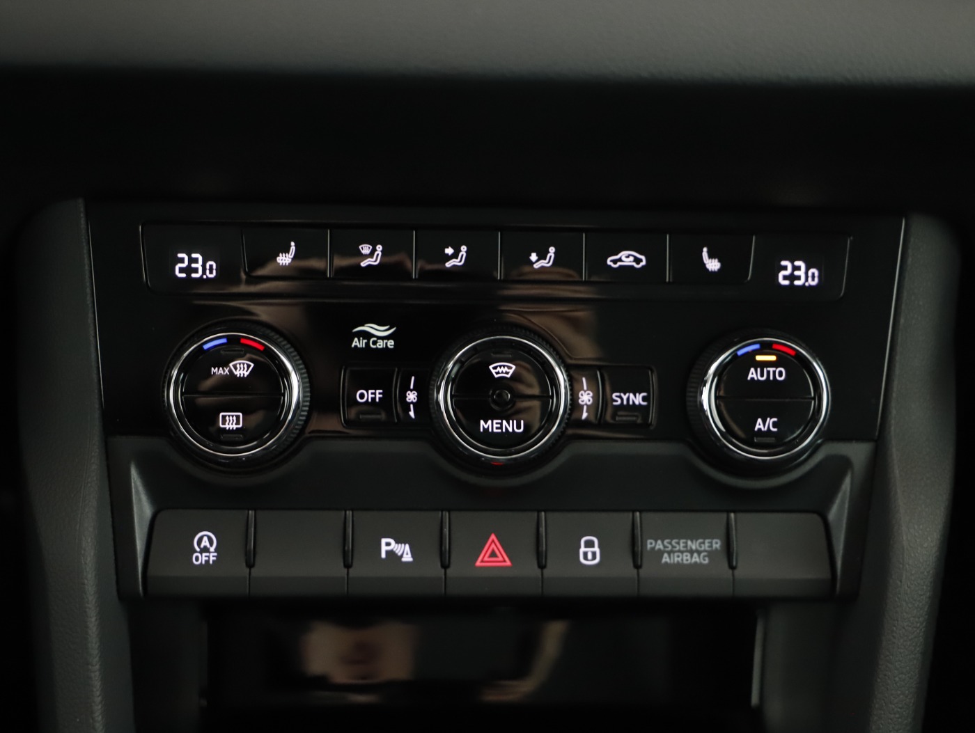 Skoda Karoq 2.0 TDI Ambition | Bild 21 von 29