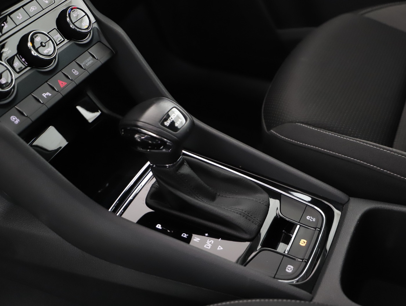 Skoda Karoq 2.0 TDI Ambition | Bild 22 von 29