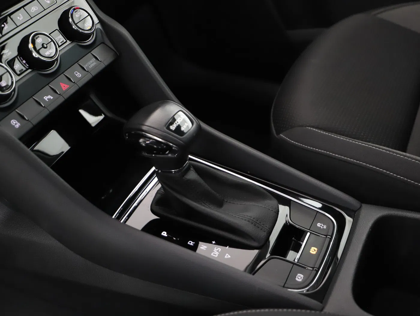 Skoda Karoq 2.0 TDI Ambition | Bild 22 von 29