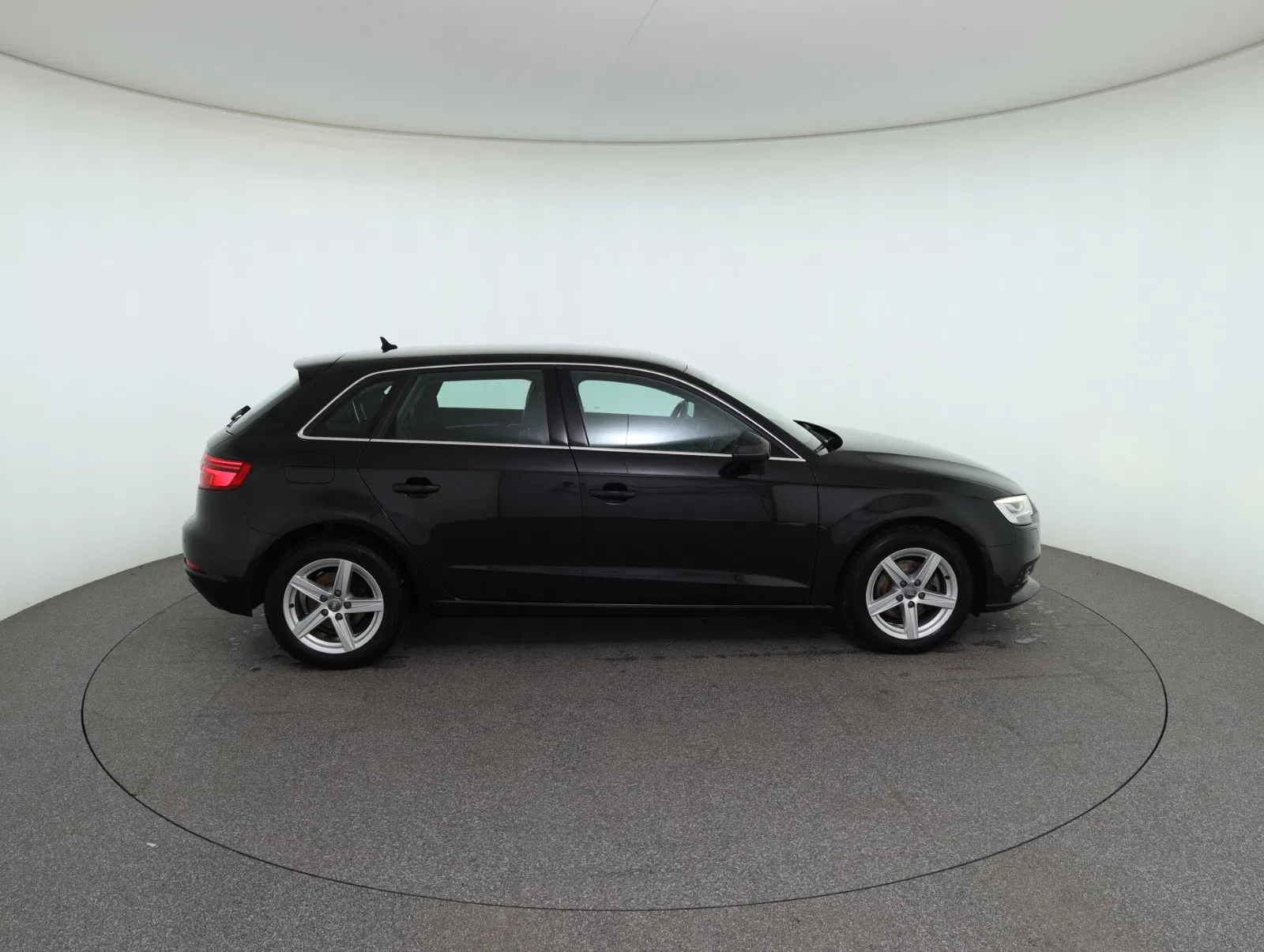 Audi A3 Sportback 1.0 SB 30 TFSI | Bild 4 von 28