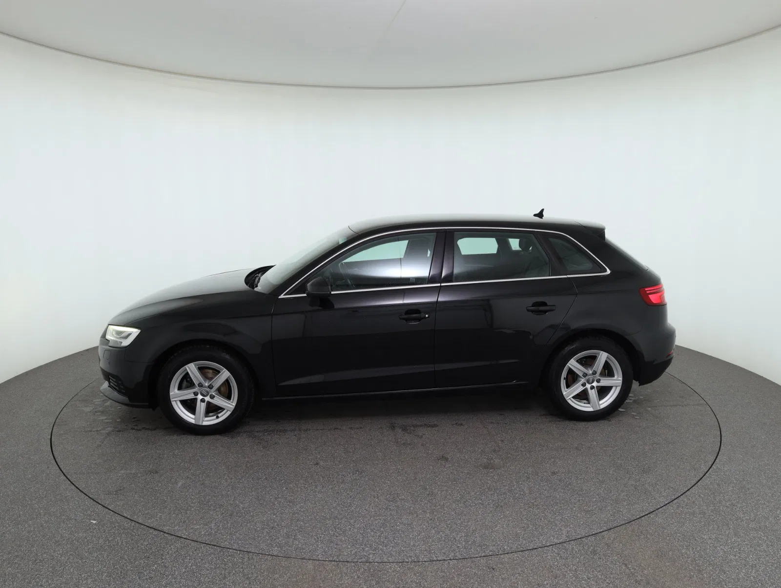 Audi A3 Sportback 1.0 SB 30 TFSI | Bild 8 von 28