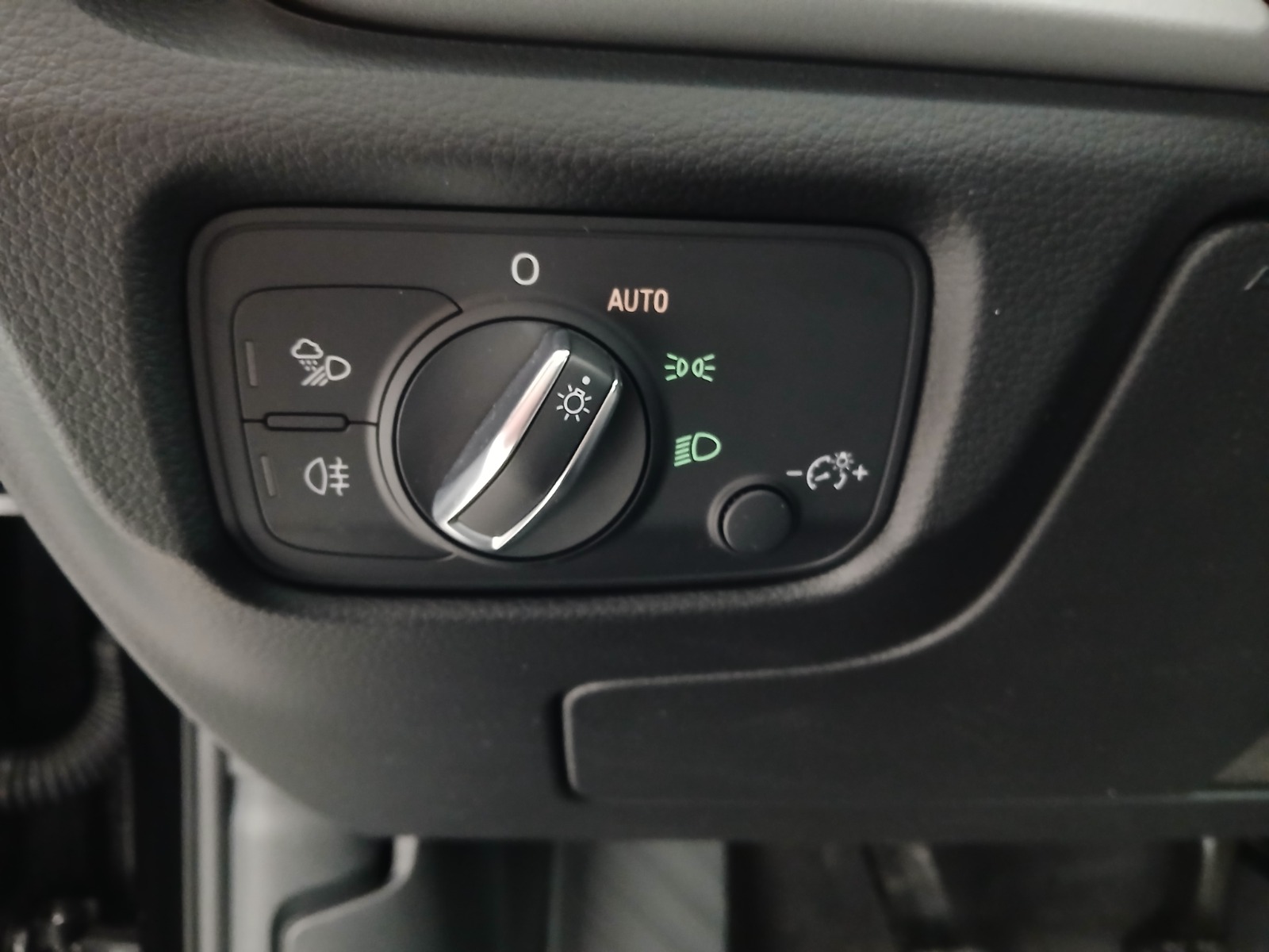 Audi A3 Sportback 1.0 SB 30 TFSI | Bild 12 von 28