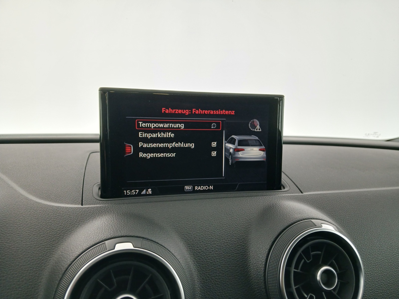 Audi A3 Sportback 1.0 SB 30 TFSI | Bild 21 von 28