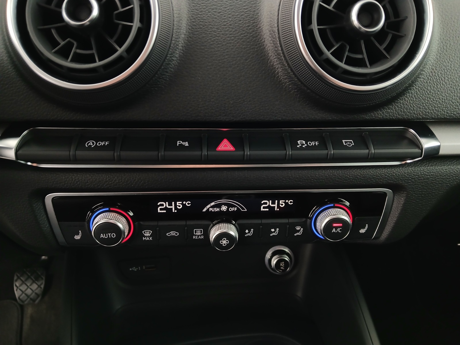 Audi A3 Sportback 1.0 SB 30 TFSI | Bild 25 von 28