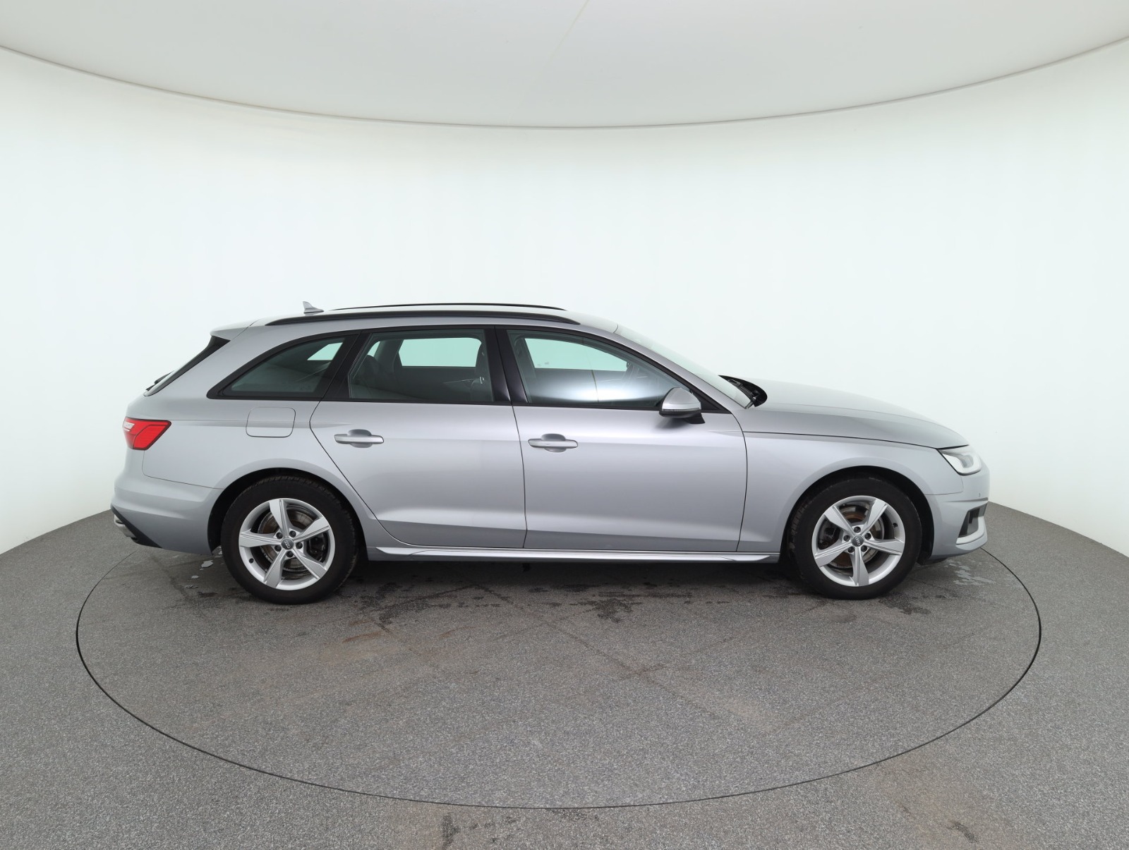 Audi A4 Avant 30 2.0 TDI advanced | Bild 4 von 30