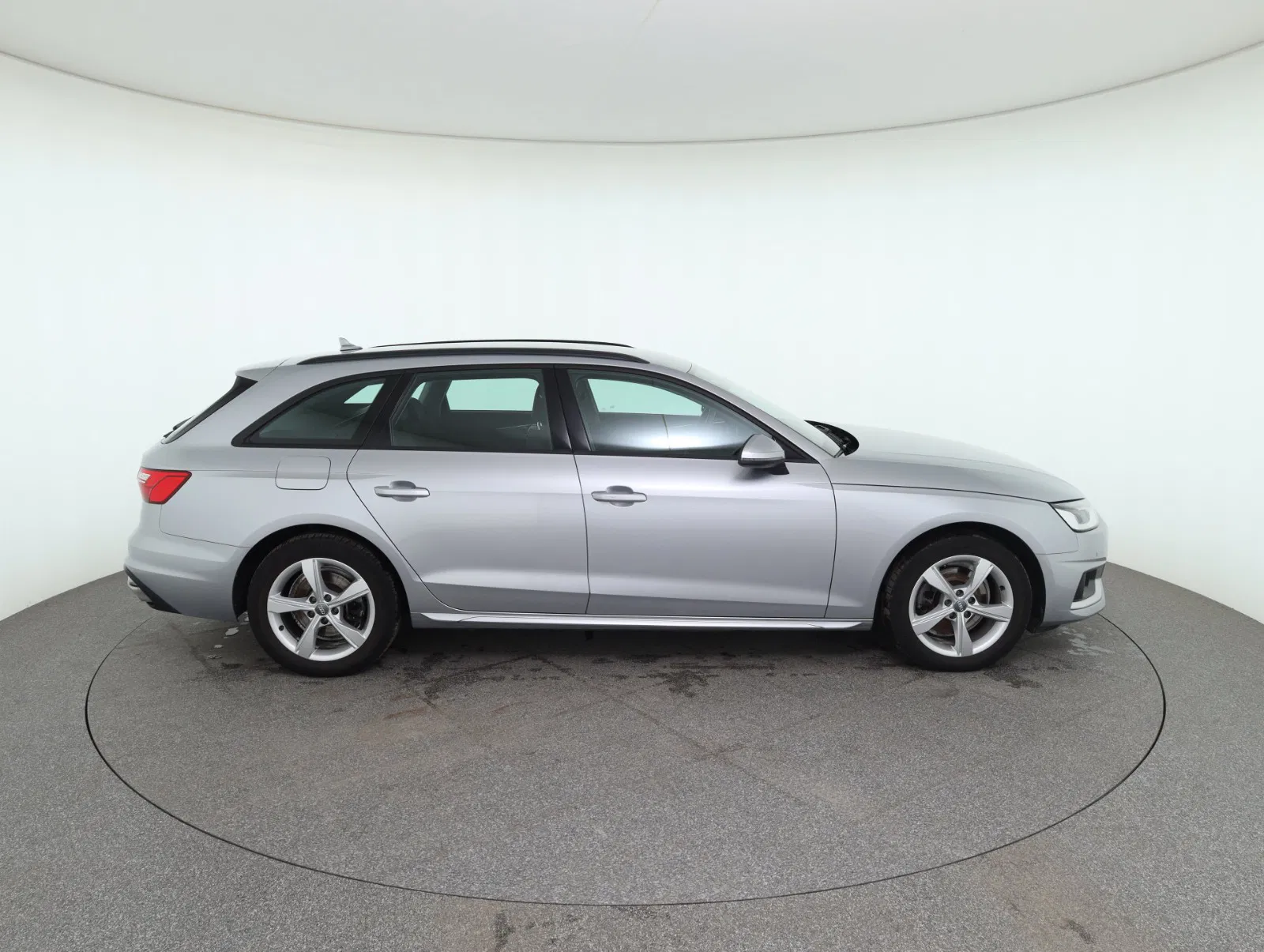 Audi A4 Avant 30 2.0 TDI advanced | Bild 4 von 30