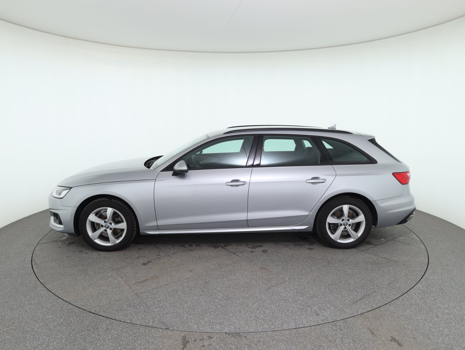 Audi A4 Avant 30 2.0 TDI advanced | Bild 8 von 30