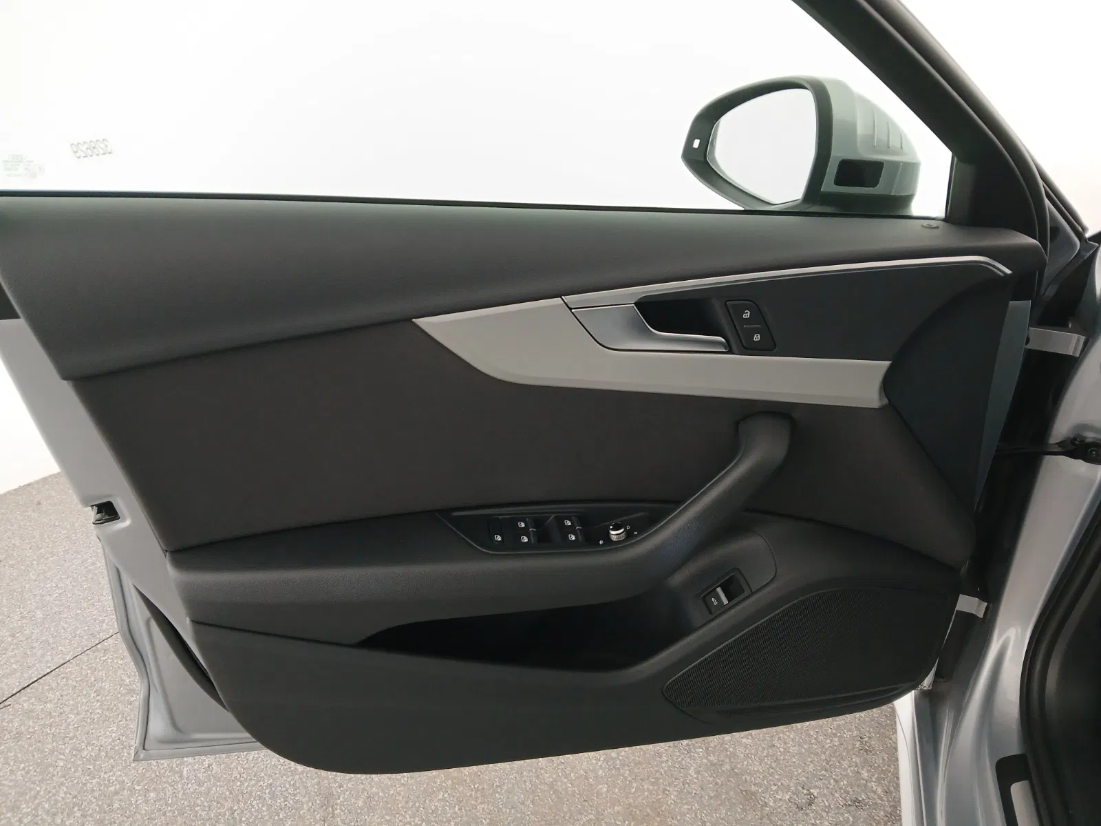 Audi A4 Avant 30 2.0 TDI advanced | Bild 10 von 30