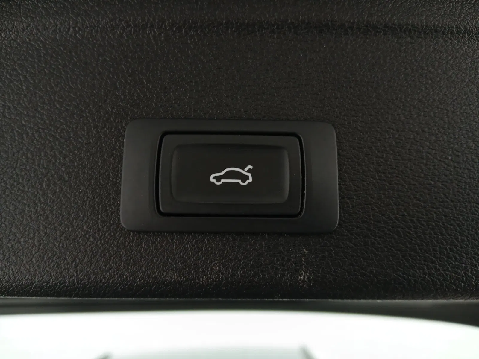 Audi A4 Avant 30 2.0 TDI advanced | Bild 29 von 30