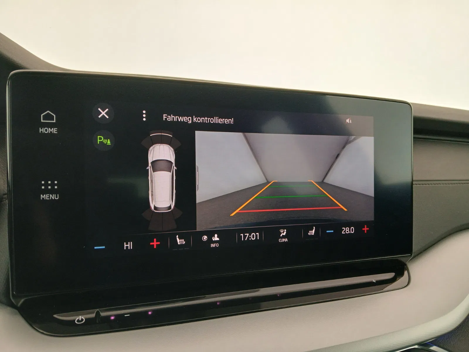 Skoda Octavia Combi 2.0 TDI Ambition | Bild 22 von 30