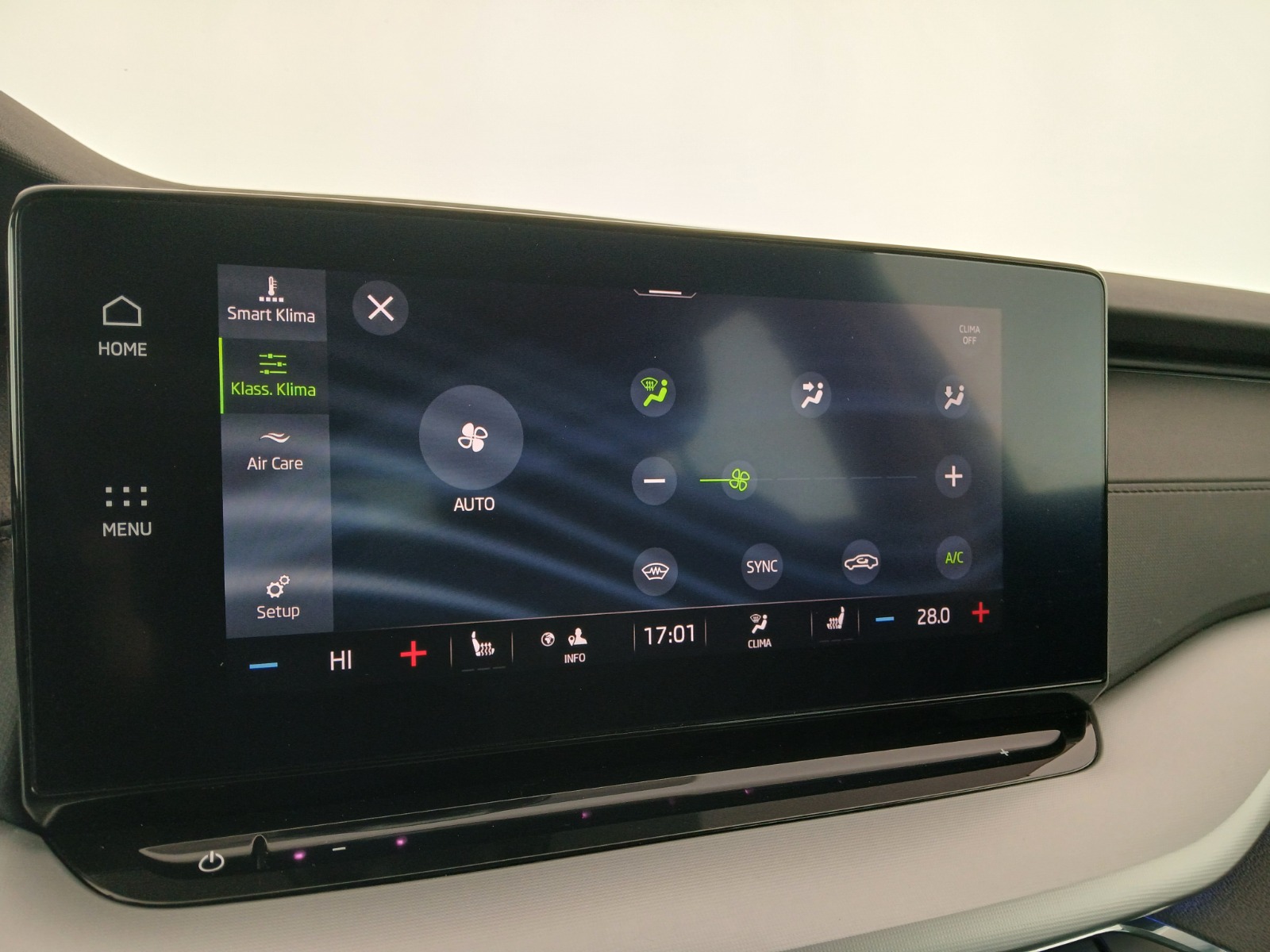 Skoda Octavia Combi 2.0 TDI Ambition | Bild 23 von 30