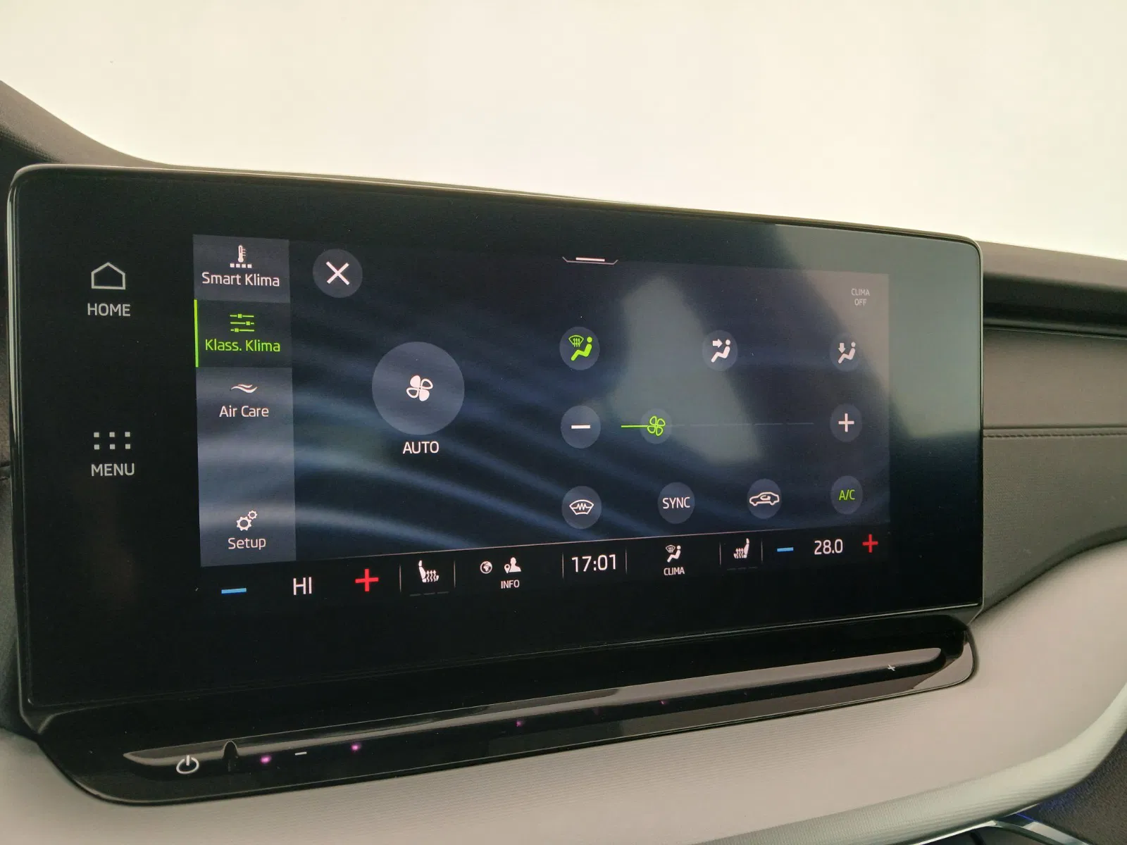 Skoda Octavia Combi 2.0 TDI Ambition | Bild 23 von 30