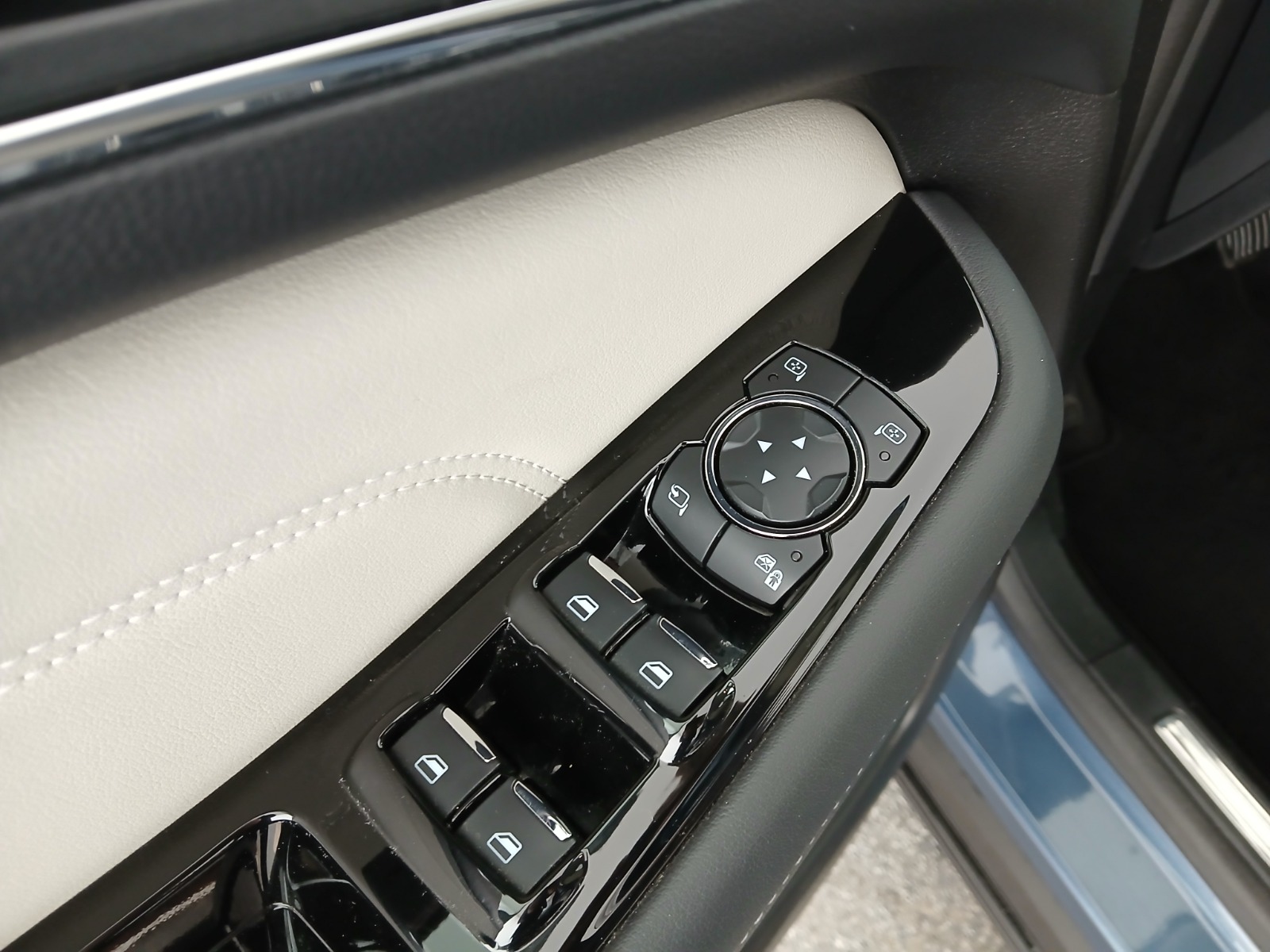 Ford S-MAX 2.0EcoBlue Titanium | Bild 11 von 28