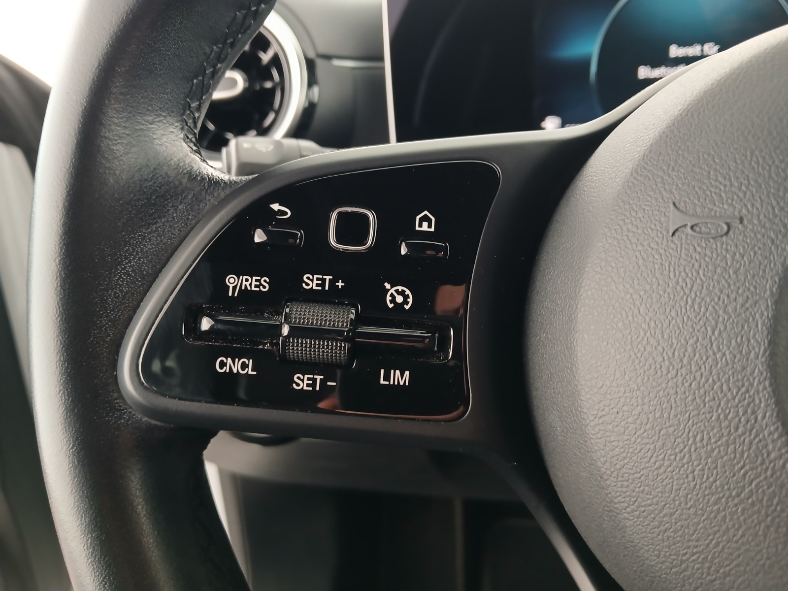 Mercedes-Benz CLA 180 d Shooting Brake | Bild 17 von 28