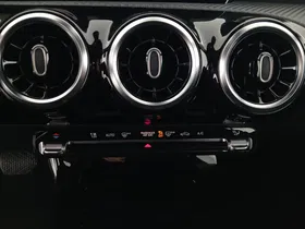 Mercedes-Benz CLA 180 d Shooting Brake | Thumbnail 24 von 28