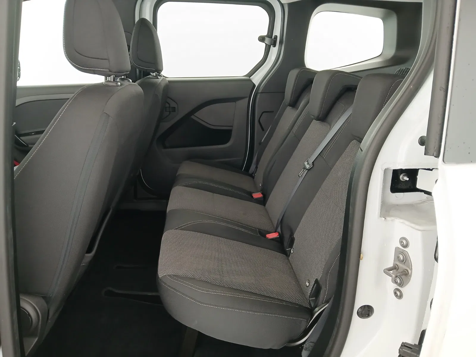 Mercedes-Benz T 180 Progressive Aut. | Bild 26 von 27