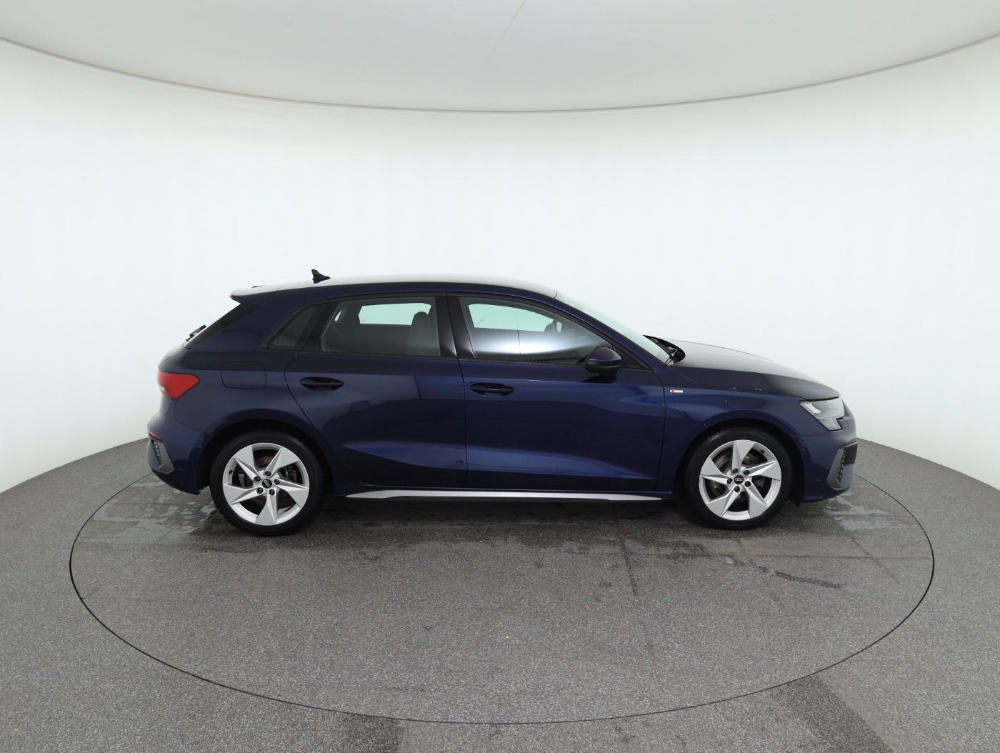 Audi A3 Sportback 35 TDI S line exterieur | Bild 5 von 27