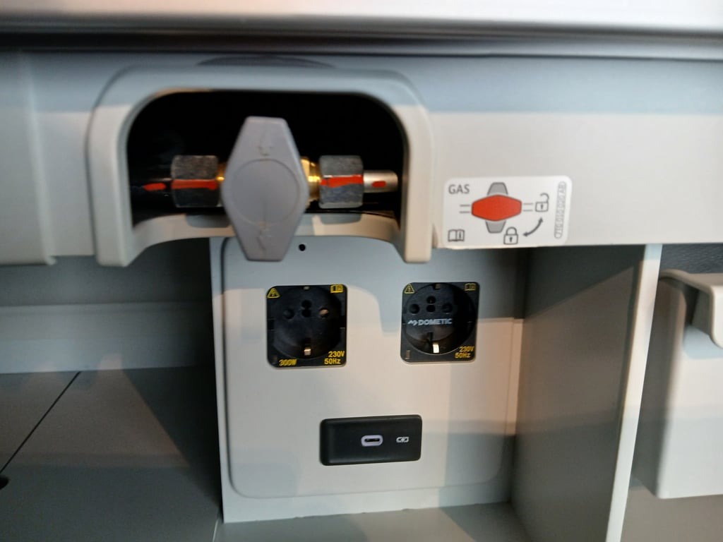 VW T7 California 1.5 TSI 4MOTION Ocean | Bild 28 von 31