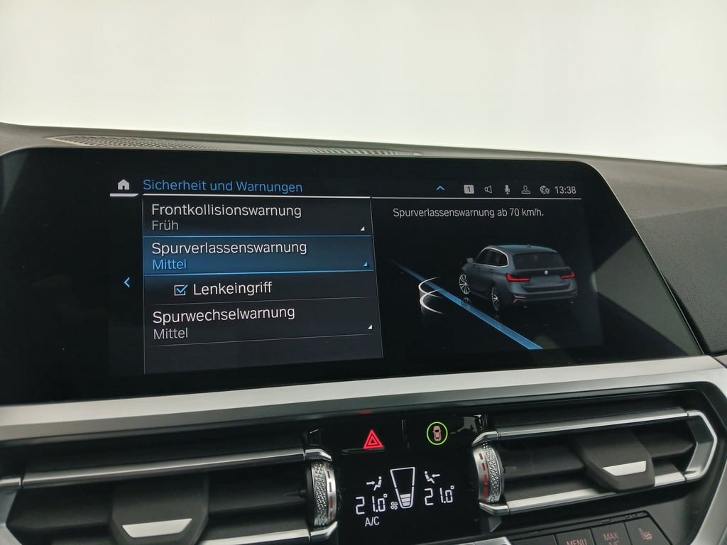 BMW 320e PHEV xDrive Touring Aut. | Bild 20 von 29