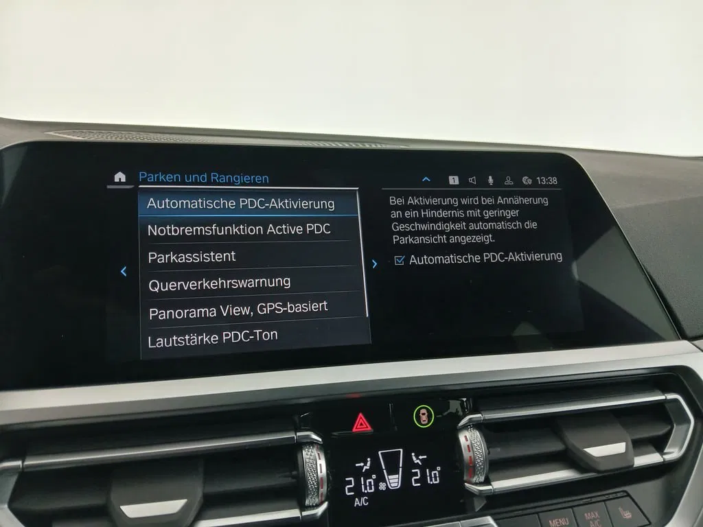 BMW 320e PHEV xDrive Touring Aut. | Bild 21 von 29