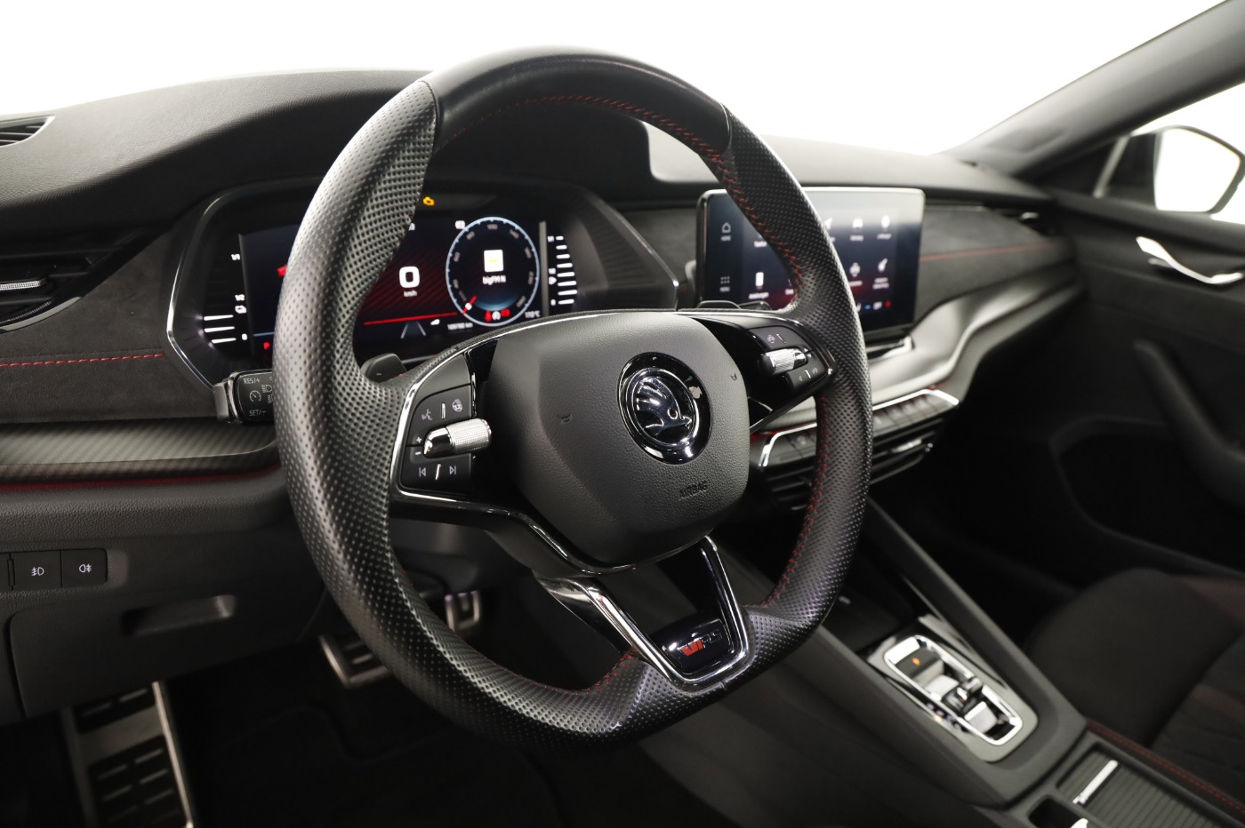 Skoda Octavia Combi 1.4 TSI RS iV | Bild 13 von 26