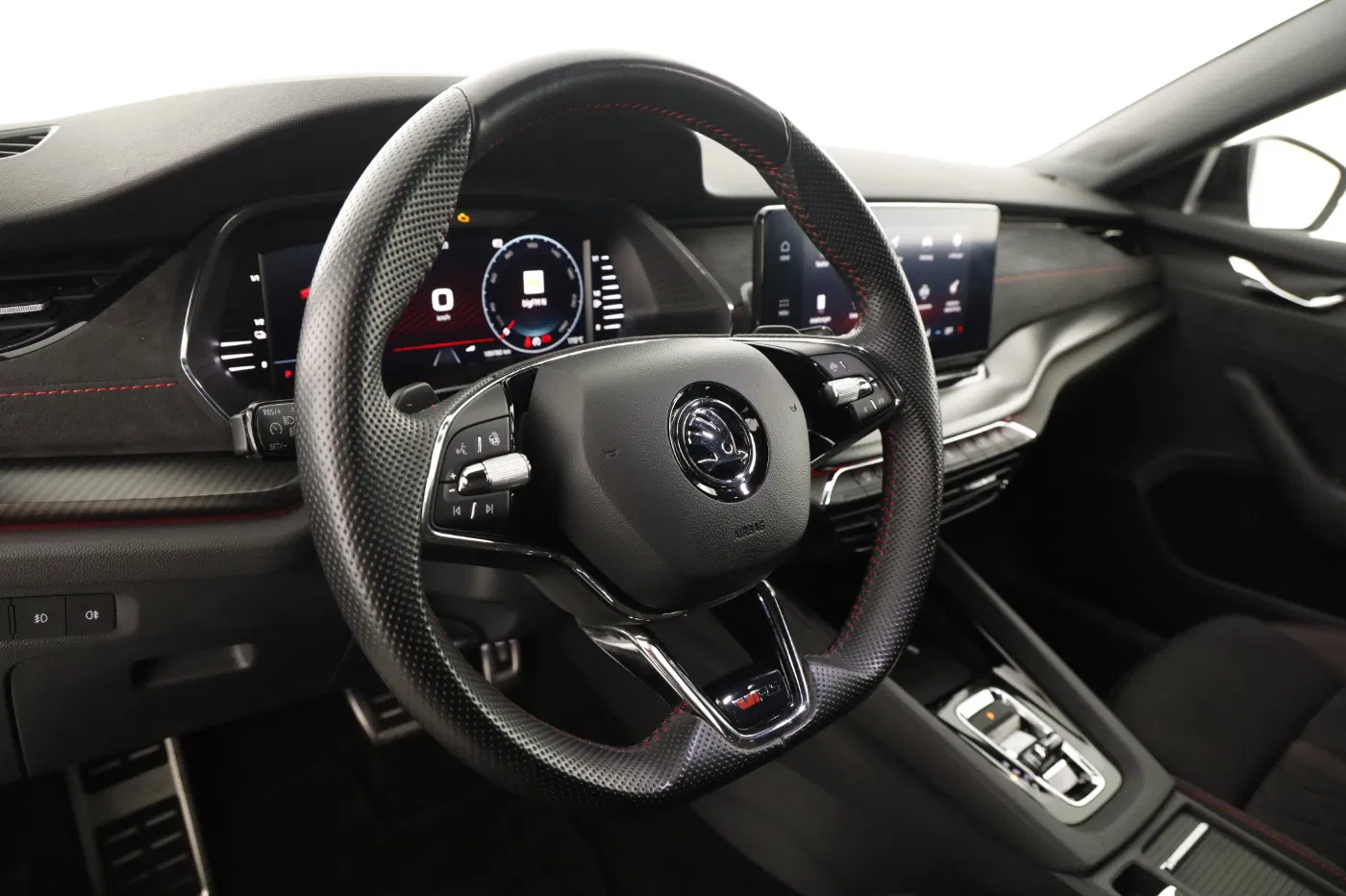 Skoda Octavia Combi 1.4 TSI RS iV | Bild 13 von 26