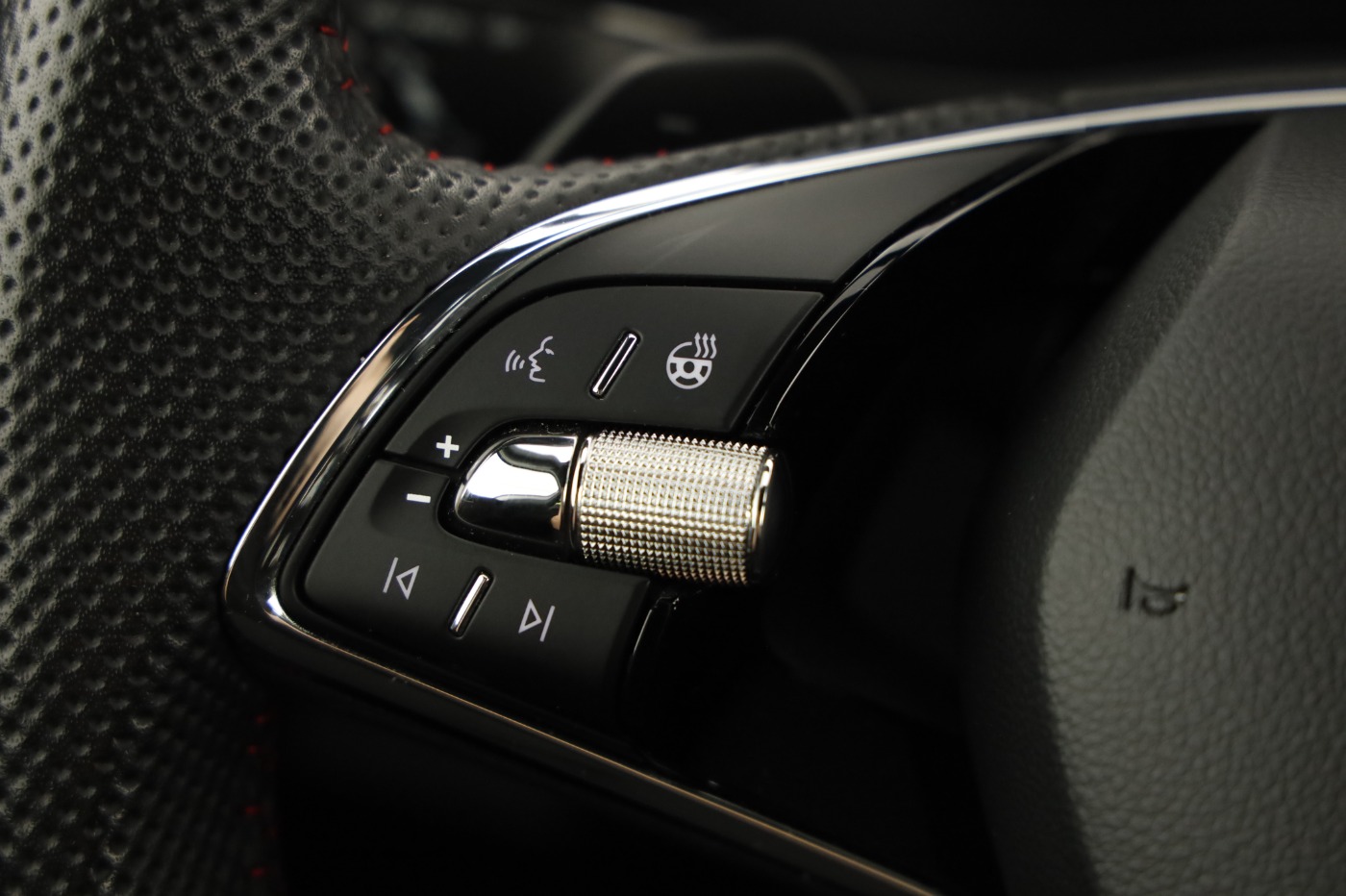 Skoda Octavia Combi 1.4 TSI RS iV | Bild 15 von 26