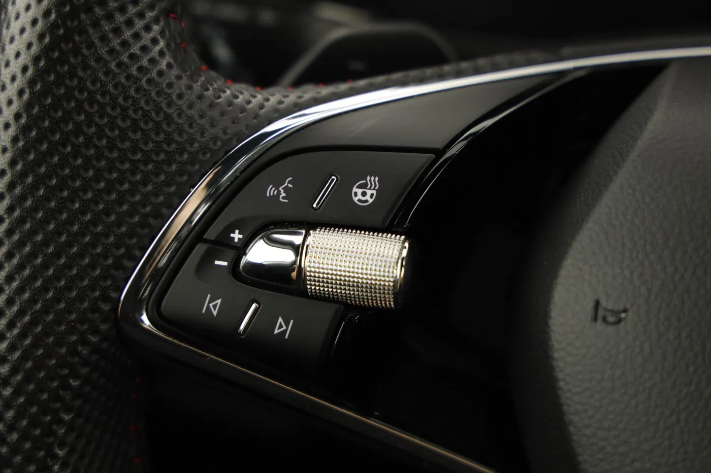 Skoda Octavia Combi 1.4 TSI RS iV | Bild 15 von 26