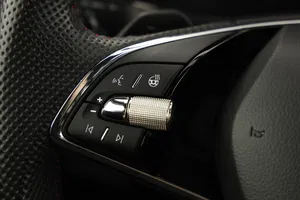 Skoda Octavia Combi 1.4 TSI RS iV | Thumbnail 15 von 26