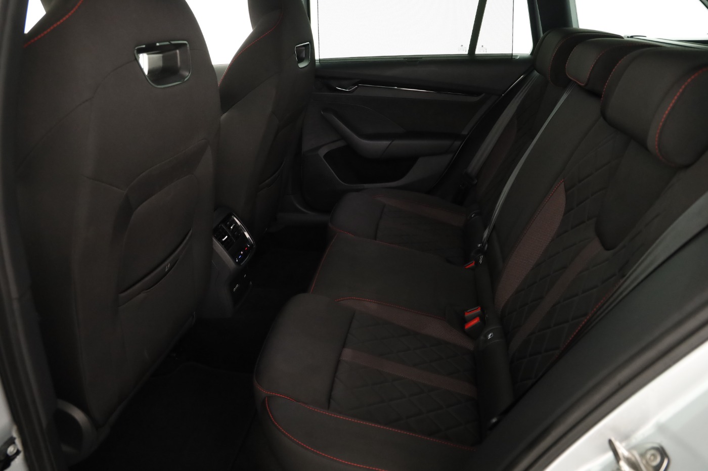 Skoda Octavia Combi 1.4 TSI RS iV | Bild 22 von 26