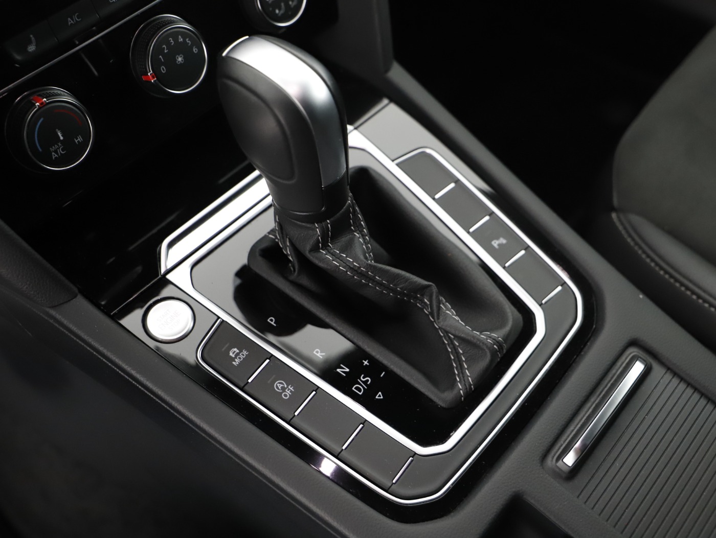 VW Arteon Shooting Brake 2.0 TSI  R-Line | Bild 18 von 26