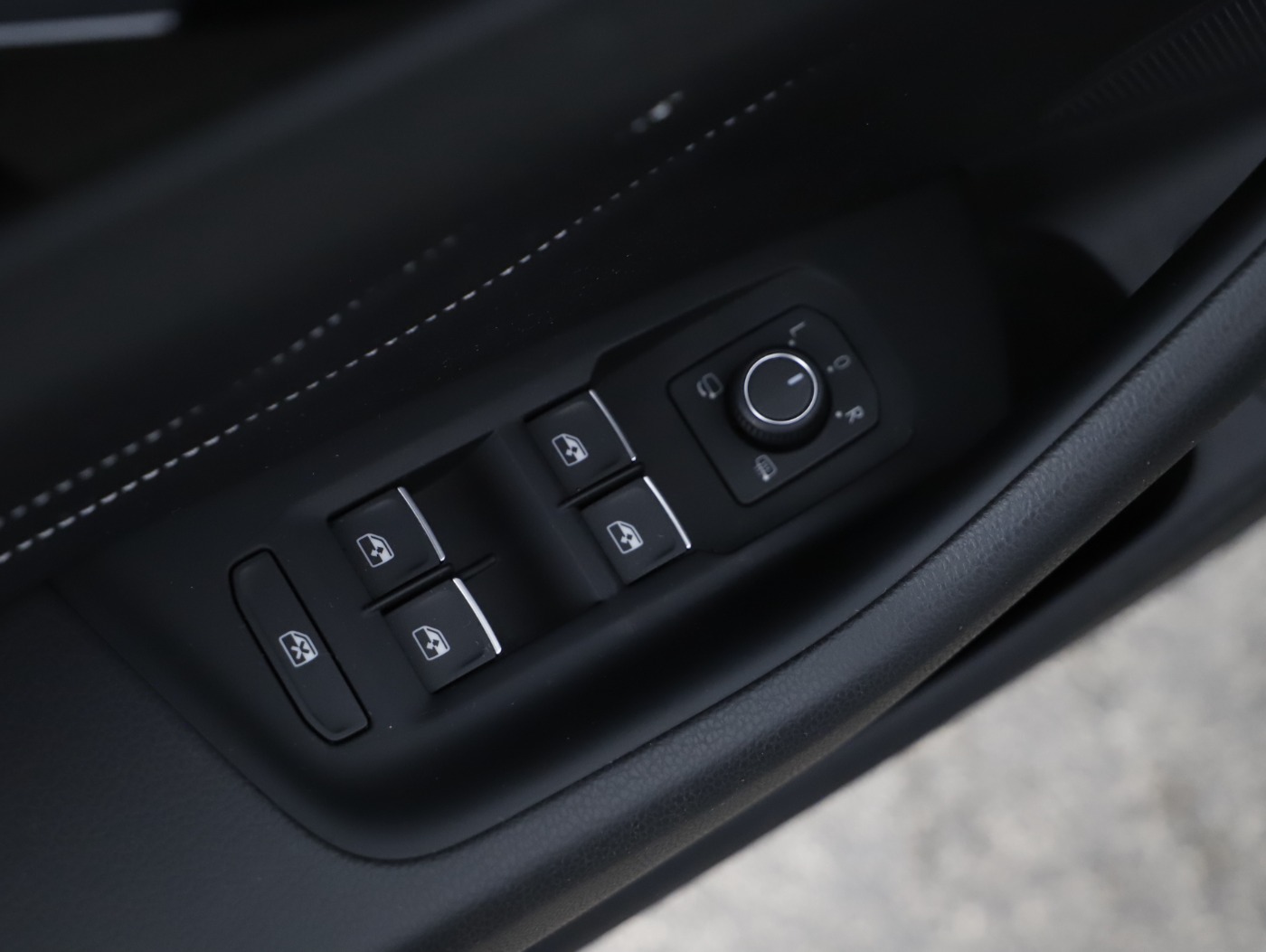 VW Arteon Shooting Brake 2.0 TSI  R-Line | Bild 6 von 26