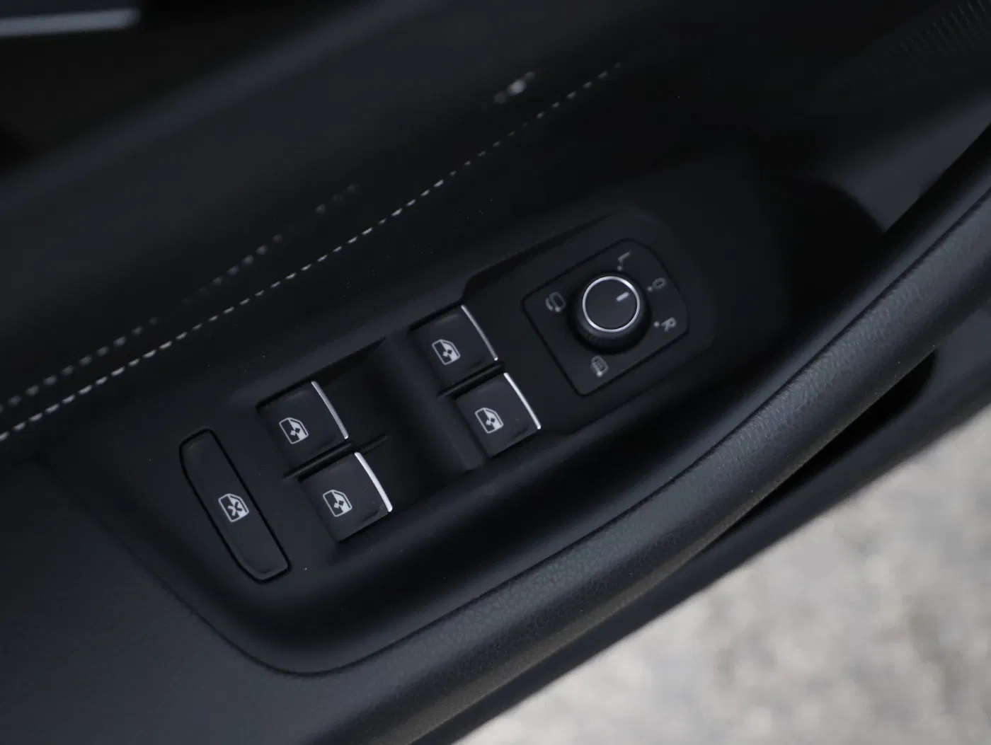 VW Arteon Shooting Brake 2.0 TSI R-Line | Bild 6 von 26