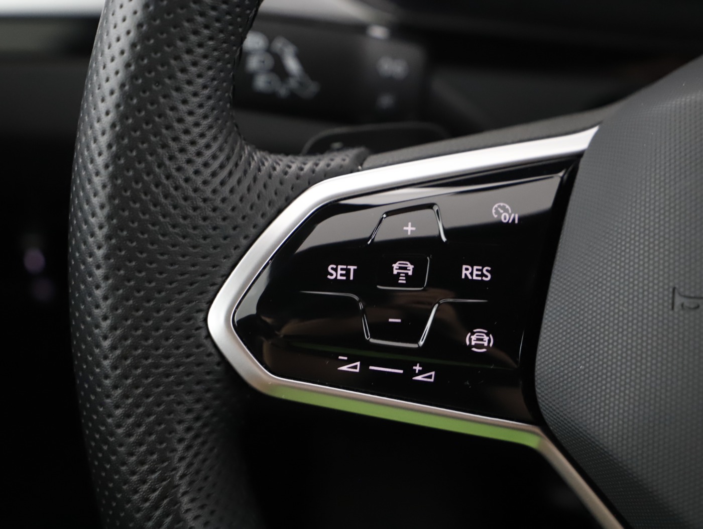 VW Arteon Shooting Brake 2.0 TSI  R-Line | Bild 12 von 26