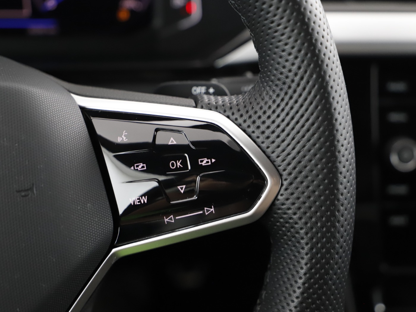 VW Arteon Shooting Brake 2.0 TSI  R-Line | Bild 13 von 26