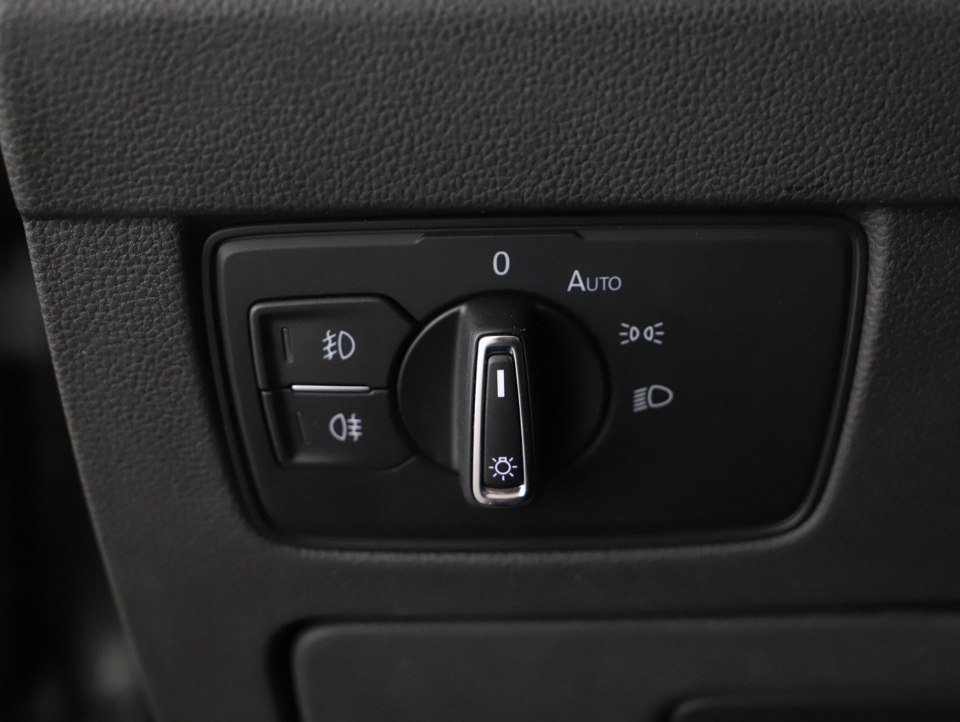 VW Passat Variant 2.0 TDI BMT Business | Bild 7 von 26