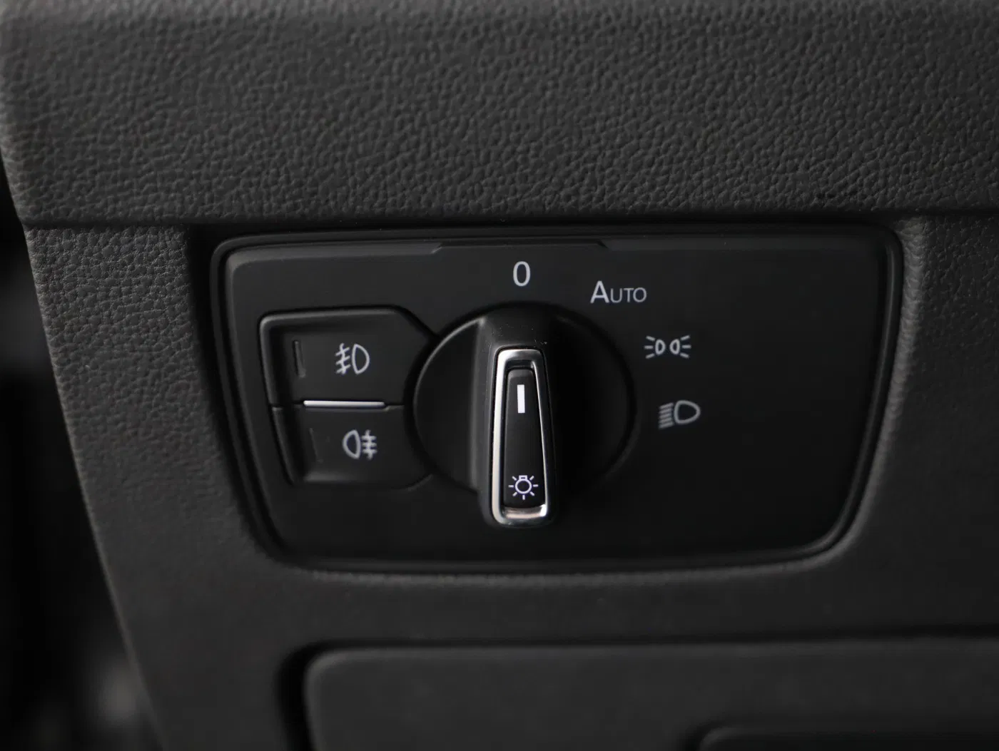 VW Passat Variant 2.0 TDI BMT Business | Bild 7 von 26