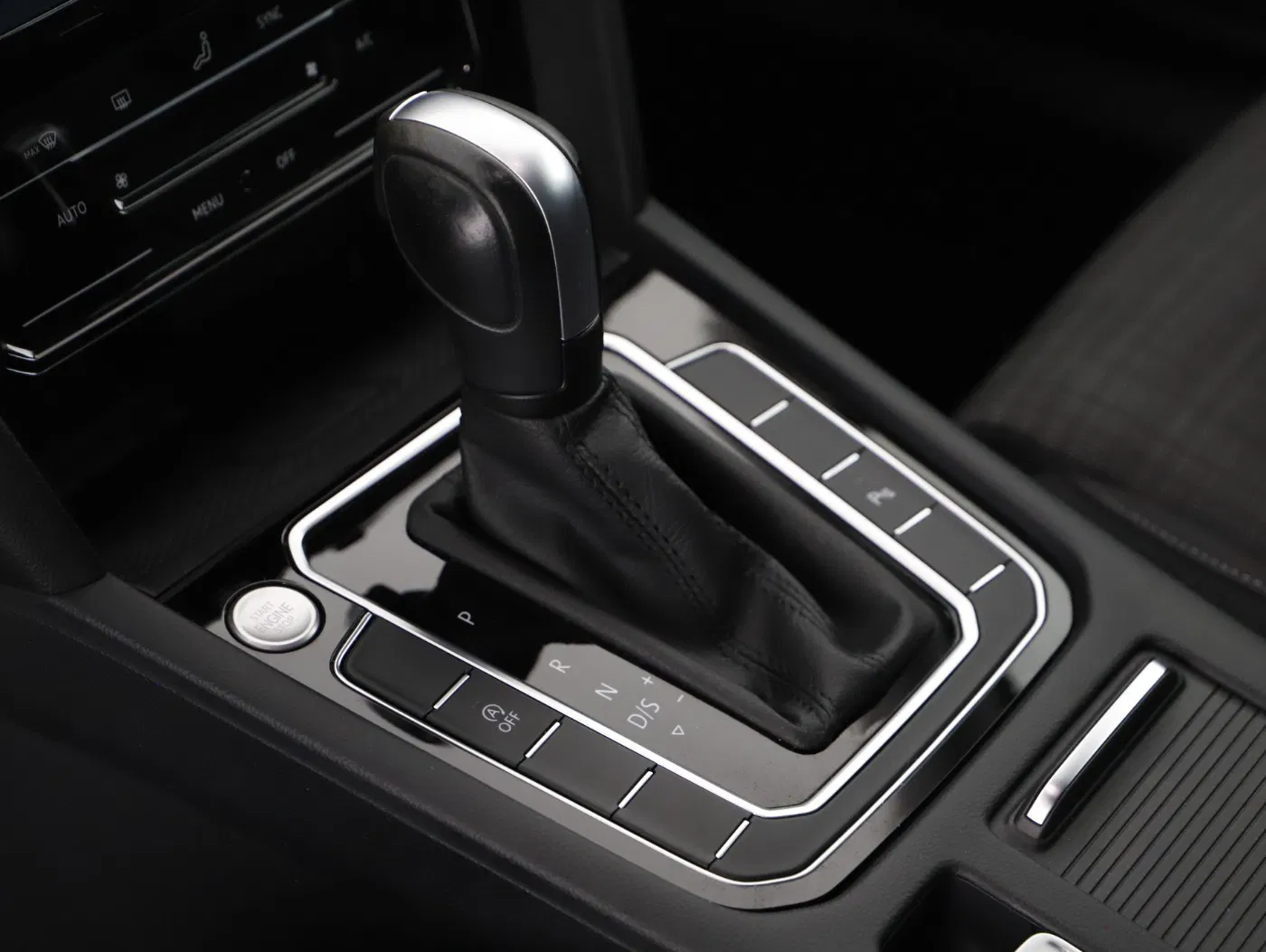 VW Passat Variant 2.0 TDI BMT Business | Bild 18 von 26