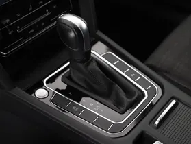 VW Passat Variant 2.0 TDI BMT Business | Thumbnail 18 von 26