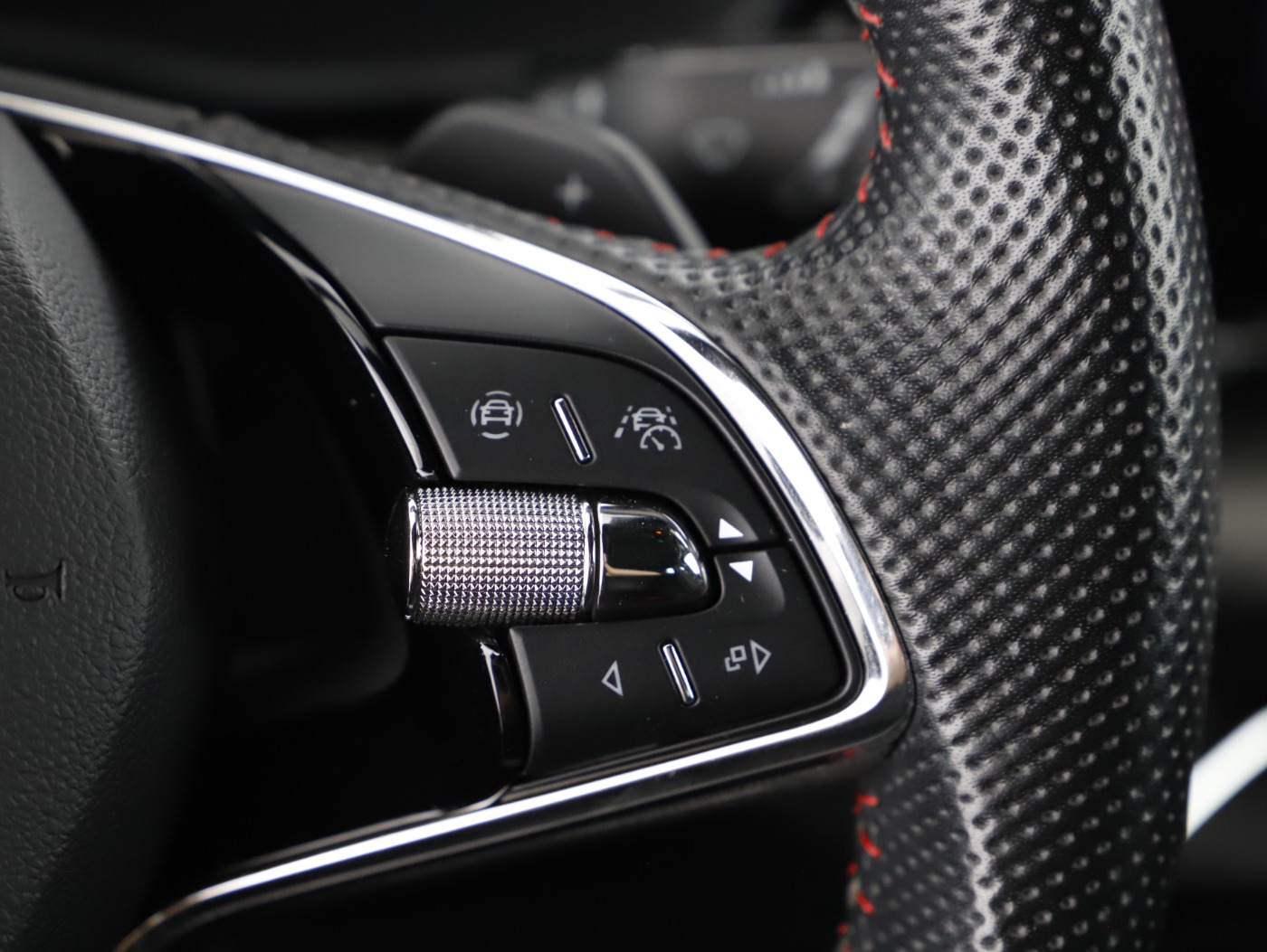 Skoda Octavia Combi 1.4 TSI RS iV | Bild 16 von 25