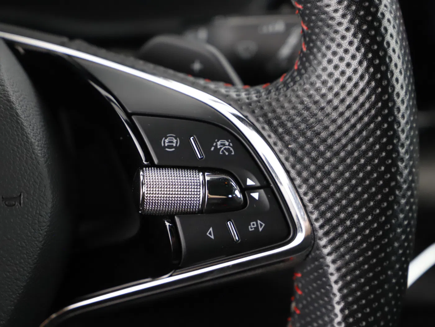 Skoda Octavia Combi 1.4 TSI RS iV | Bild 16 von 25