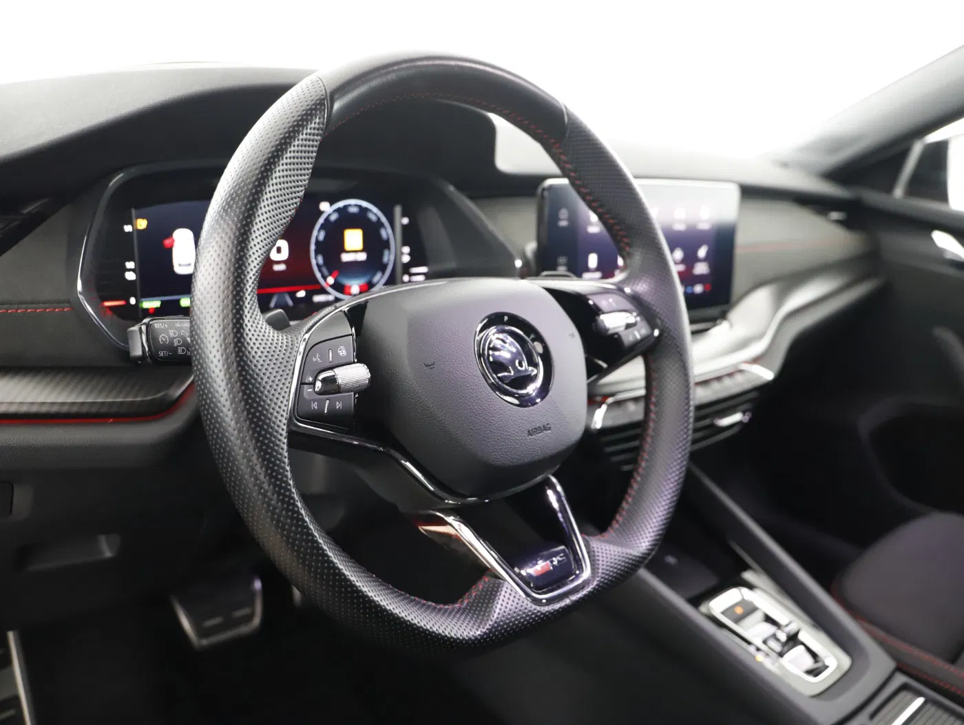 Skoda Octavia Combi 1.4 TSI RS iV | Bild 14 von 26