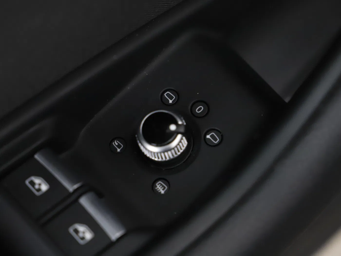 Audi A4 40 2.0 TDI advanced | Bild 9 von 26