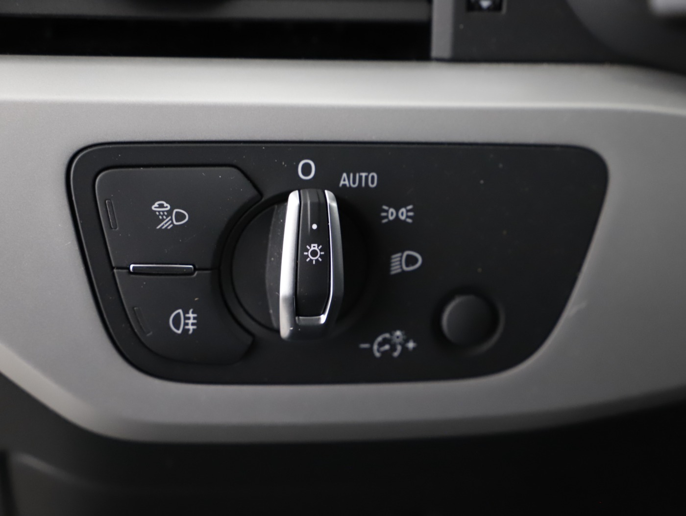 Audi A4 40 2.0 TDI advanced | Bild 10 von 26